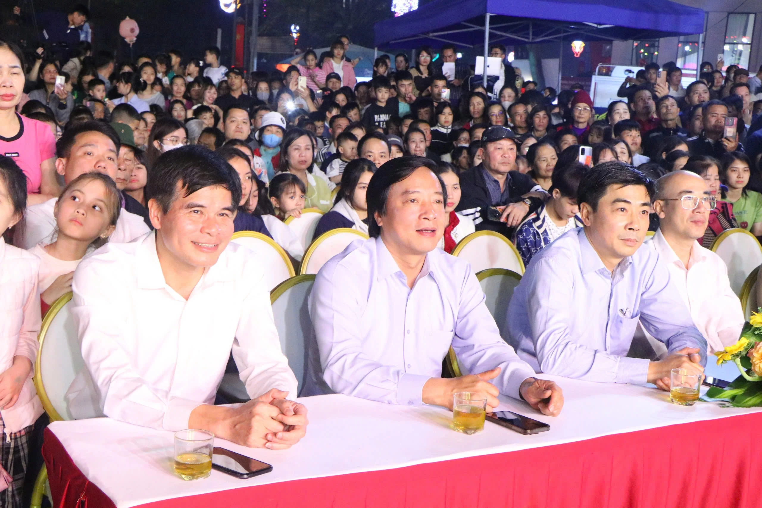 Chương trình nghệ thuật “Về miền lễ hội”