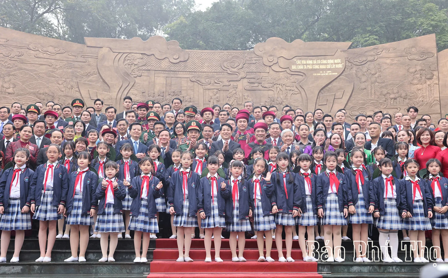 Chủ tịch nước Lương Cường dâng hương tưởng niệm các Vua Hùng