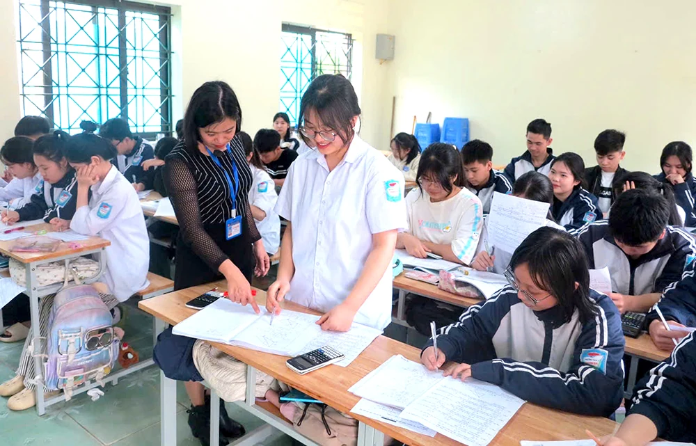 Khẳng định vai trò lãnh đạo của Đảng trong trường học