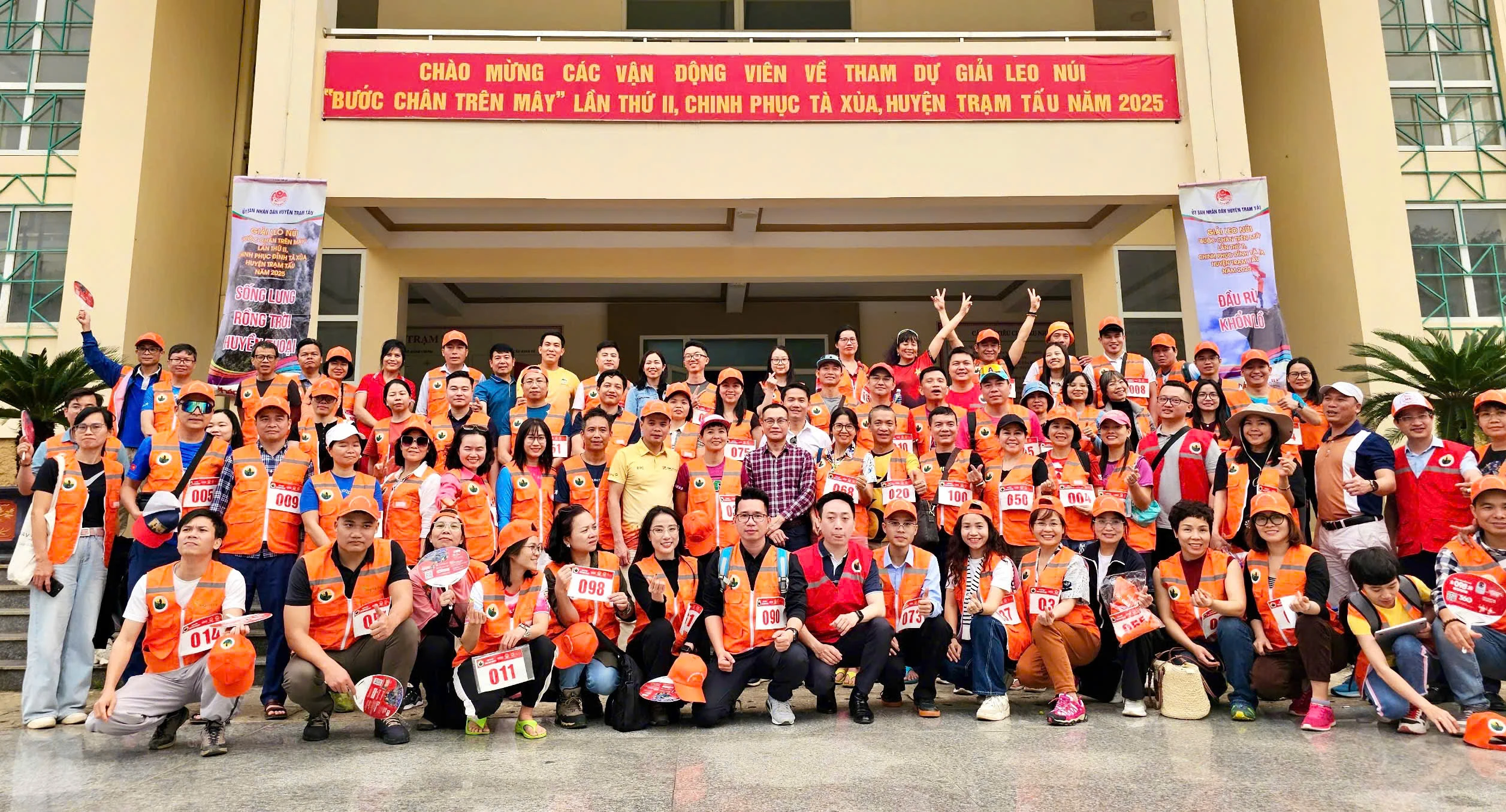 Hành trình “Bước chân trên mây” chinh phục đỉnh Tà Xùa