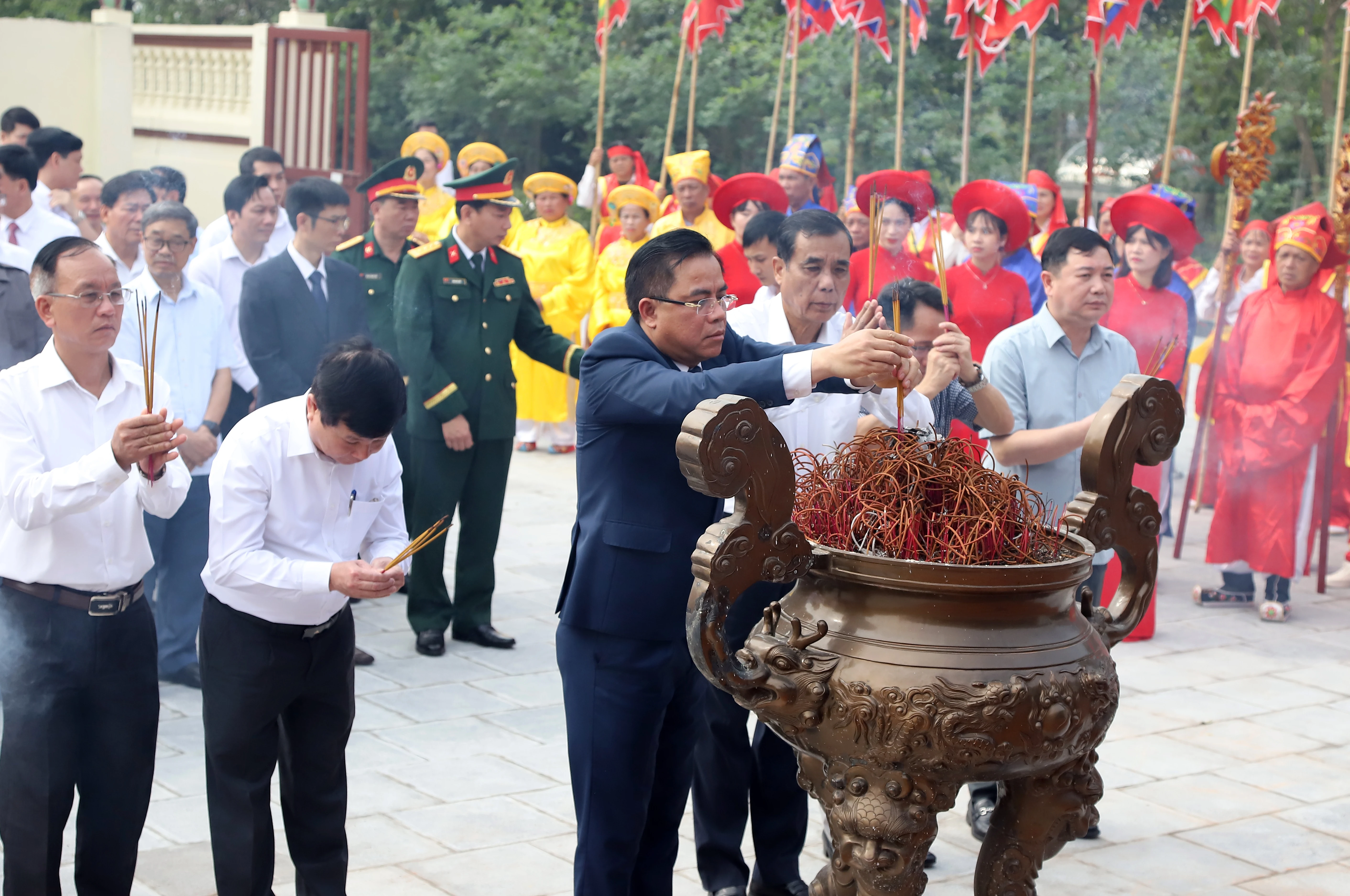 Lễ dâng hương giỗ Đức Vua Lý Nam Đế