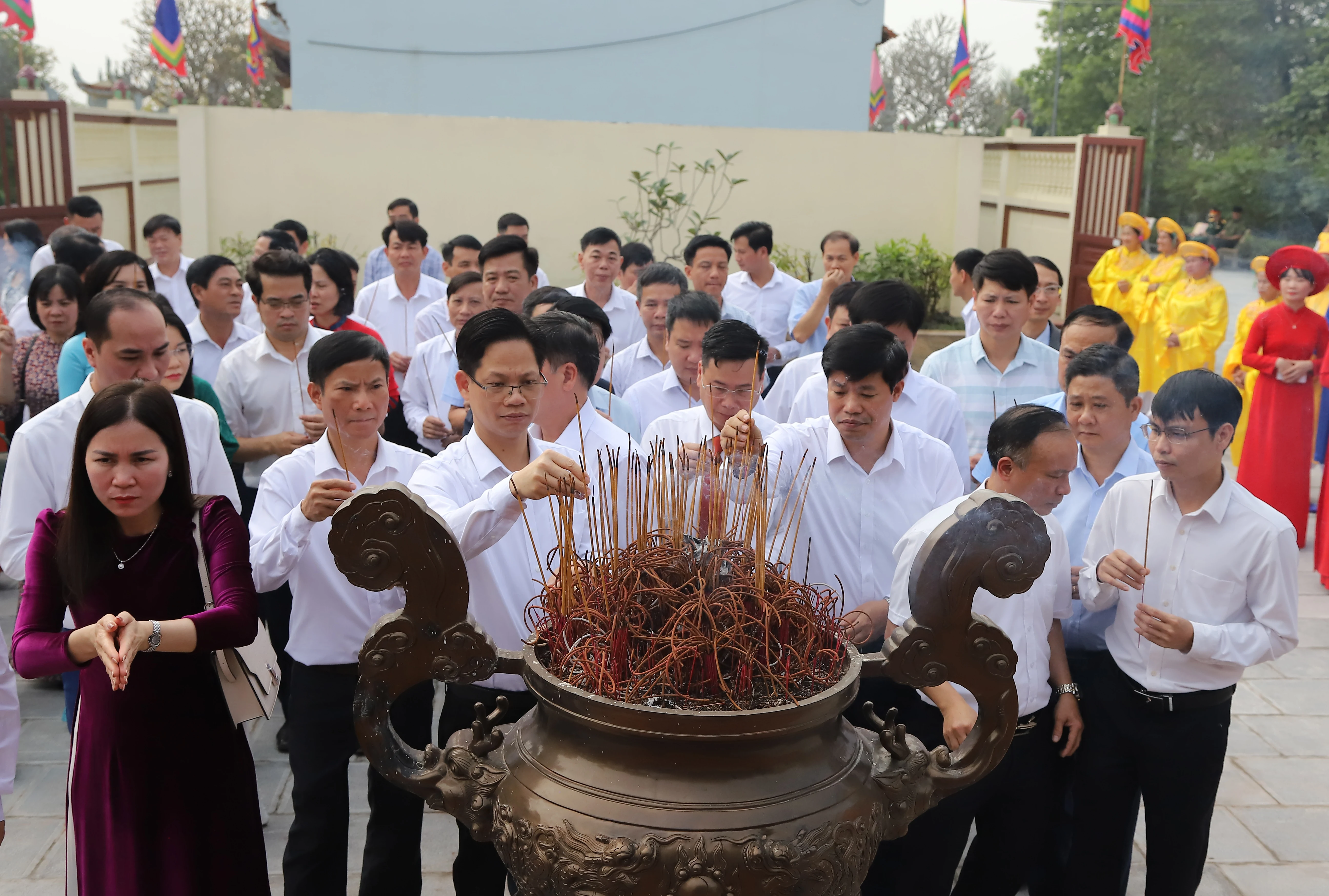 Lễ dâng hương giỗ Đức Vua Lý Nam Đế