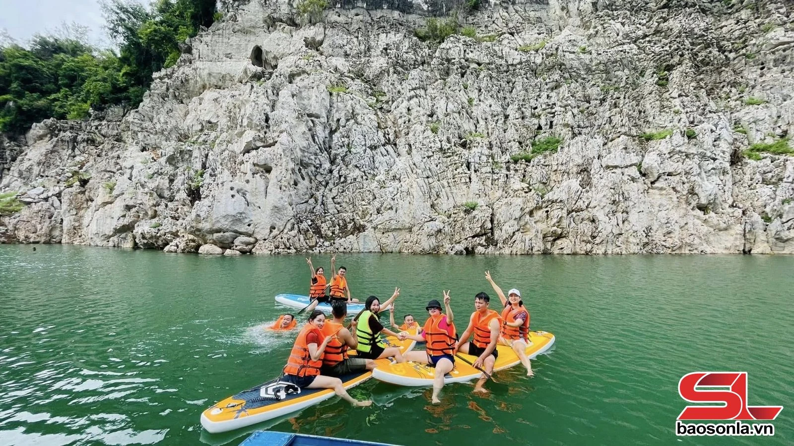 Du lịch vùng lòng hồ thủy điện