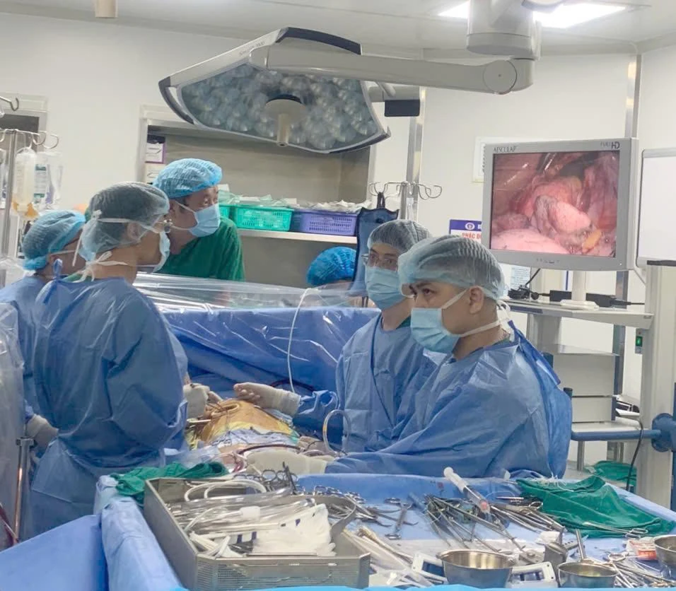 Đi khám zona thần kinh, bất ngờ phát hiện khối u khổng lồ trong tim