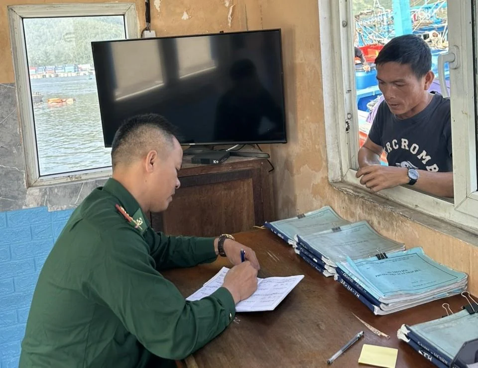 Đồng hành cùng ngư dân miền Trung trên hải trình bám biển, vươn khơi