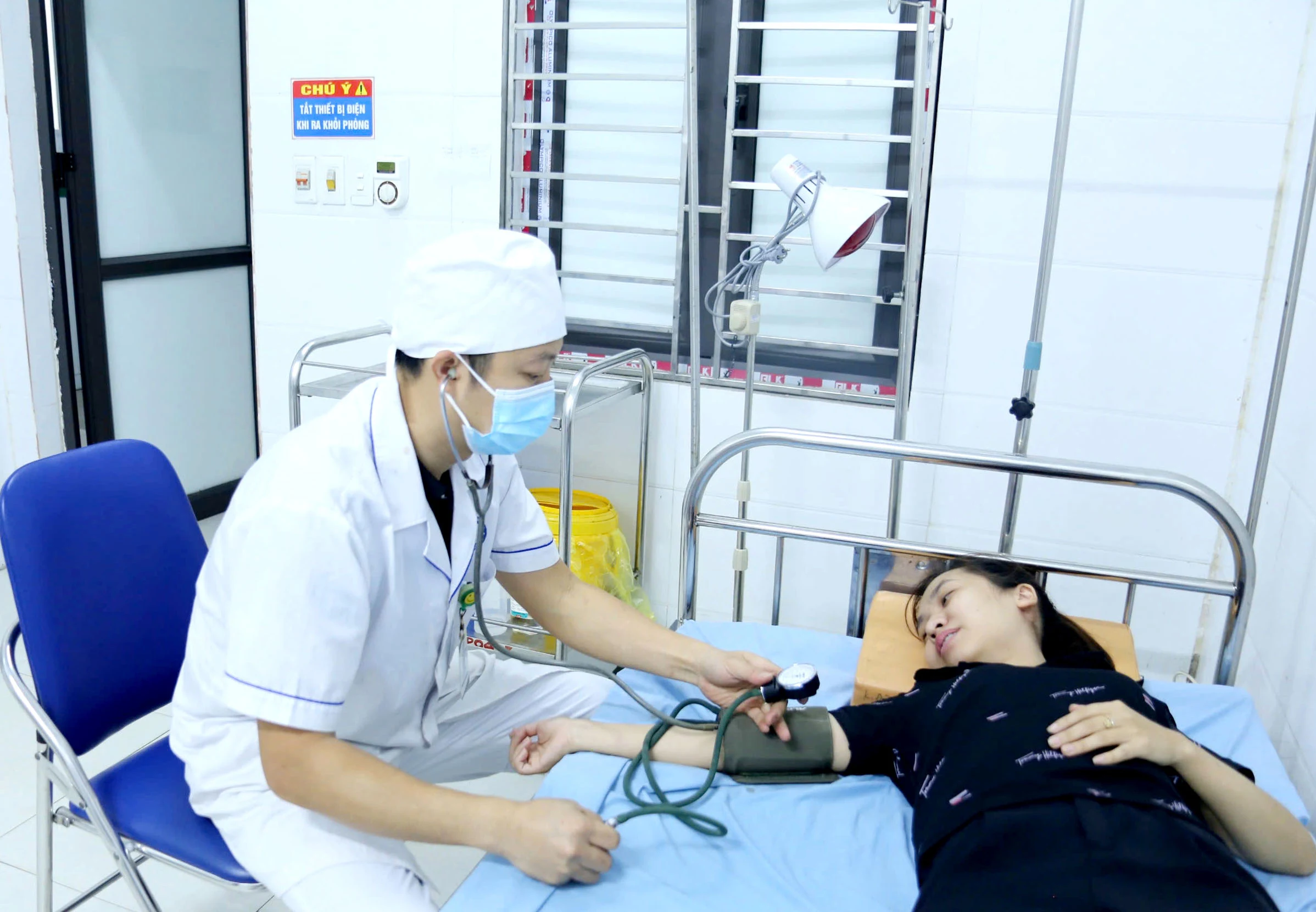 Nâng cao chất lượng khám, chữa bệnh cho người dân