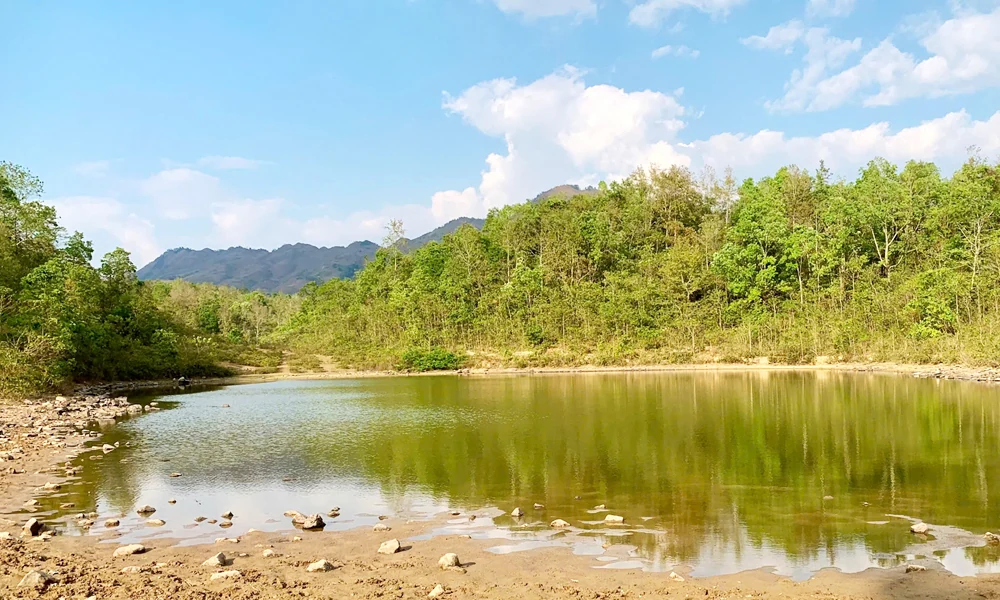 Sa Lý có núi Cặm, ao Trời