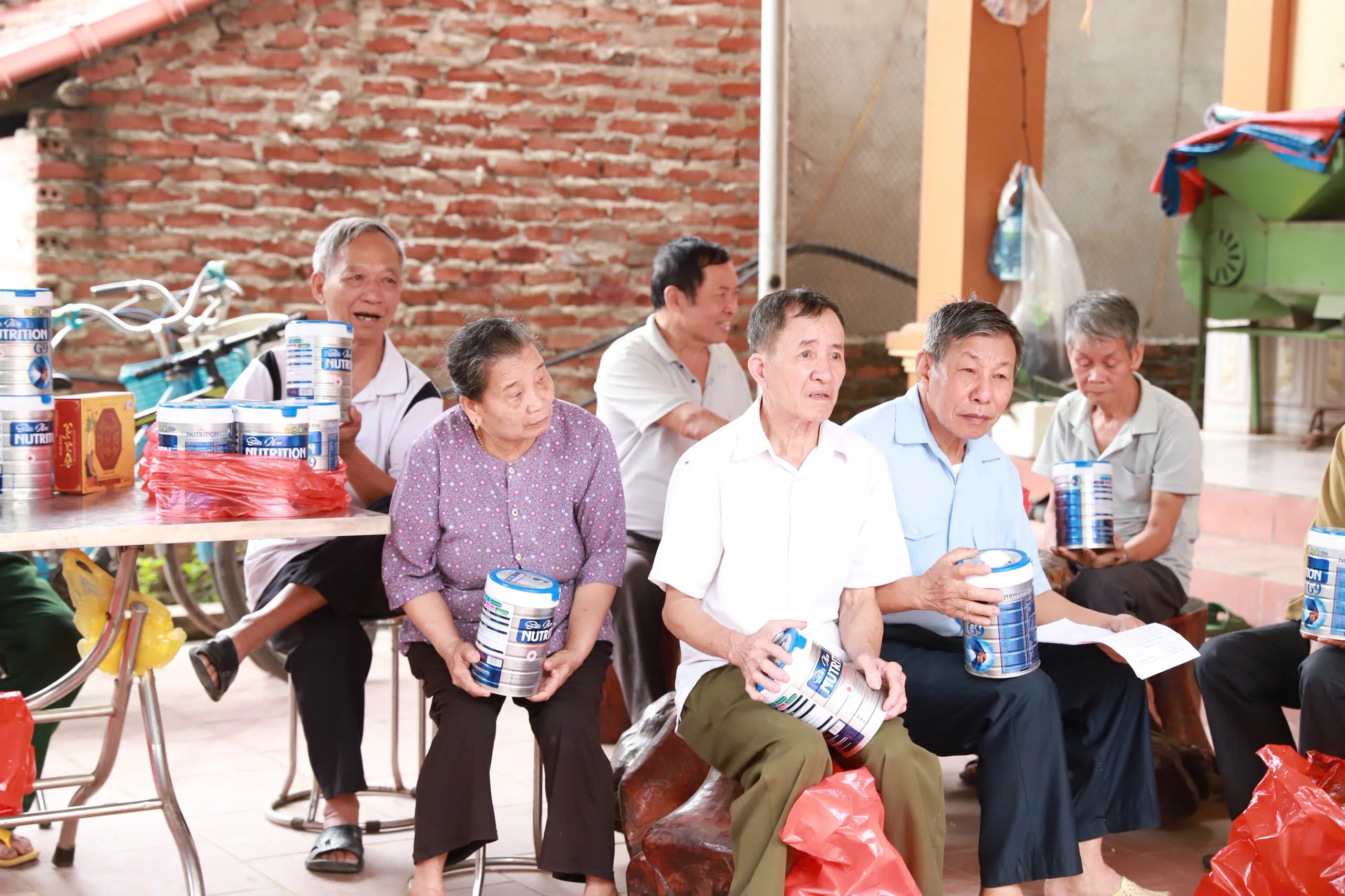 Ý kiến luật sư trong sự việc người cao tuổi bị “dụ” mua sữa tại hội nghị giới thiệu sản phẩm