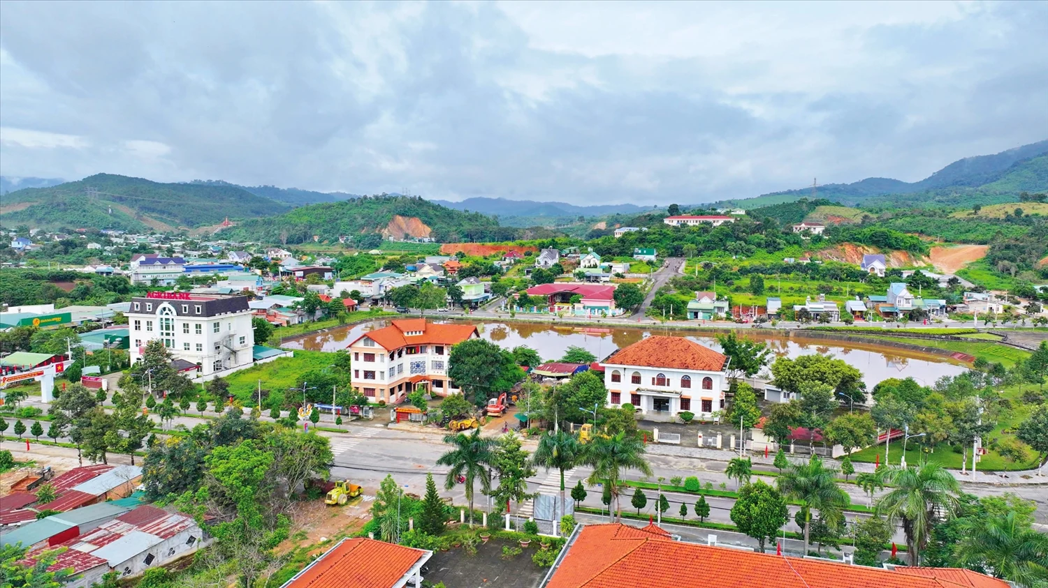 Tập trung đầu tư toàn diện cho vùng đồng bào DTTS