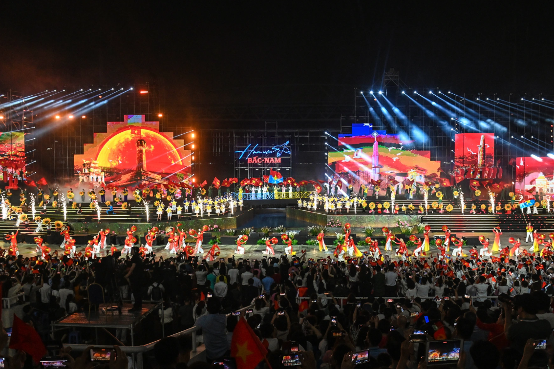 Lòng yêu nước thời bình: Khi những thứ bình dị làm nên điều vĩ đại