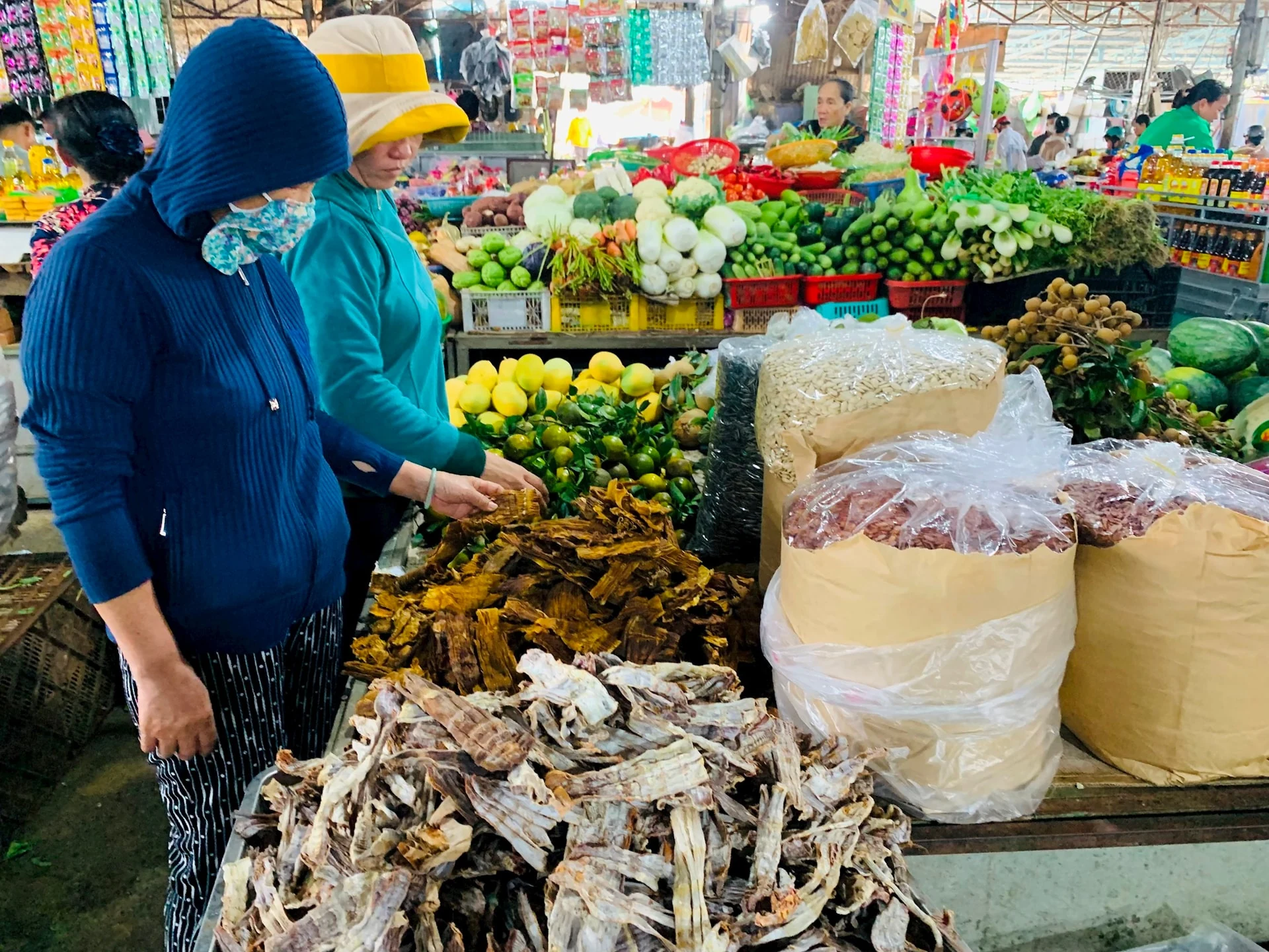 Giá một số mặt hàng tiêu dùng ngày 21/4/2025