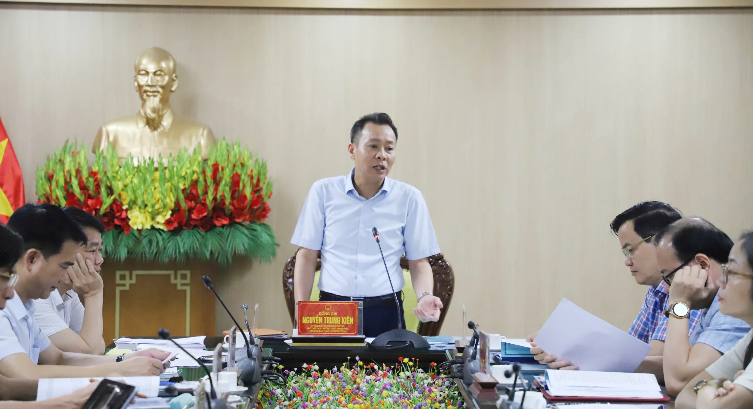 Thẩm tra các tờ trình và dự thảo Nghị quyết trình Kỳ họp chuyên đề thứ Chín, HĐND tỉnh khóa XIX