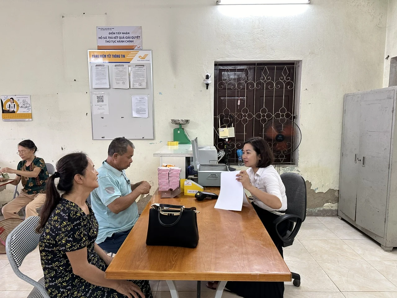 BHXH tỉnh sẽ trả lương hưu, trợ cấp tháng 5 sớm