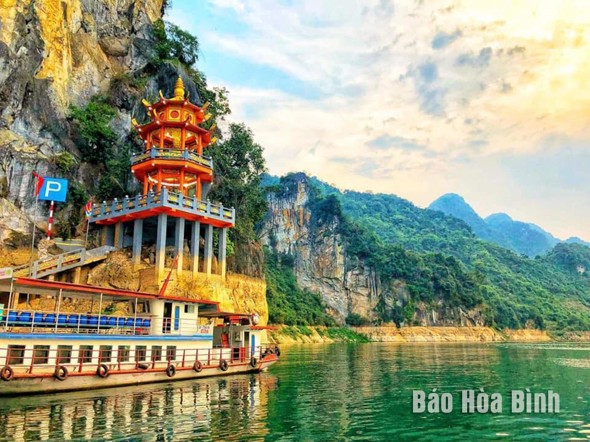 Huyện Cao Phong đẩy mạnh đầu tư phát triển du lịch