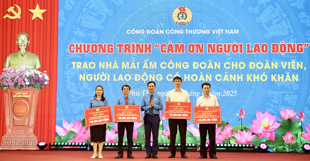 Phát động Tháng Công nhân và Tháng hành động về an toàn, vệ sinh lao động