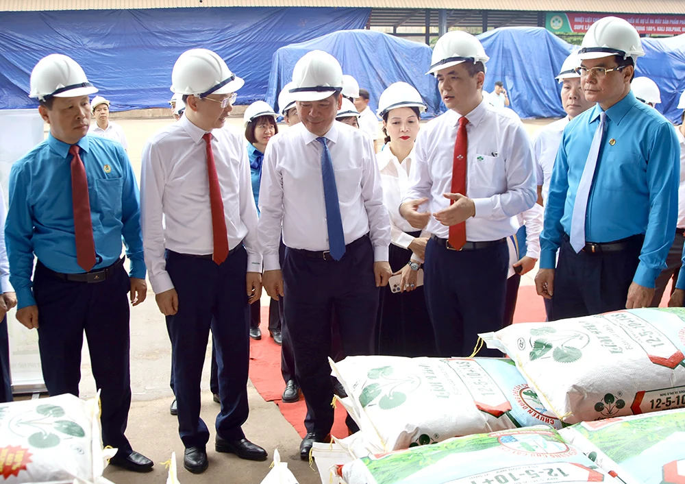 Phát động Tháng Công nhân và Tháng hành động về an toàn, vệ sinh lao động