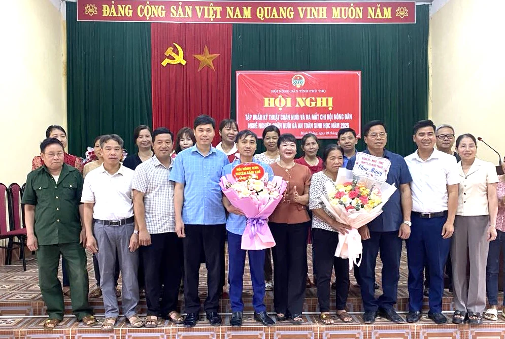 Tập huấn kỹ thuật chăn nuôi và ra mắt chi hội nông dân nghề nghiệp