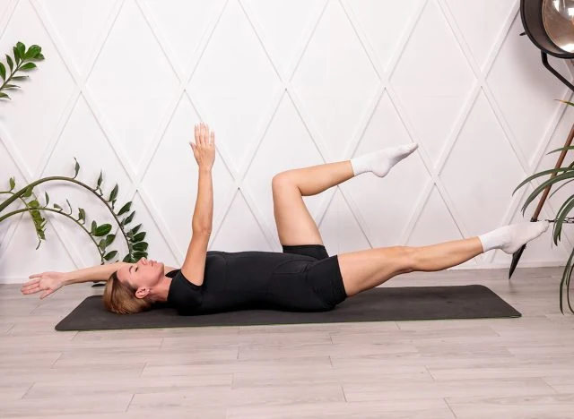 5 bài tập cốt lõi tạo hình cơ bụng 6 múi mà không cần gập bụng