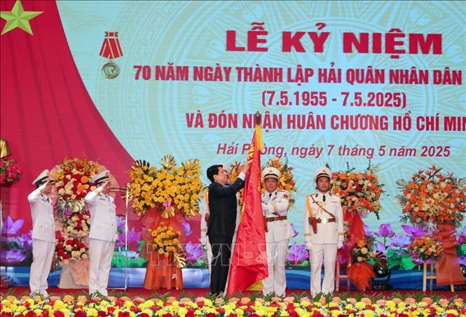 Hải quân phát huy truyền thống làm chủ vùng biển, quyết chiến, quyết thắng