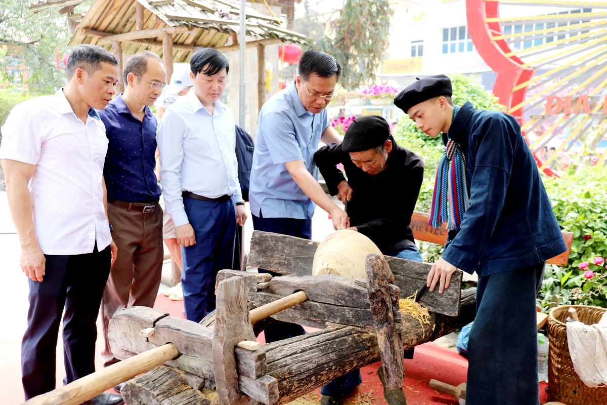 Một thập kỷ góp phần lan tỏa tiếng khèn Mông