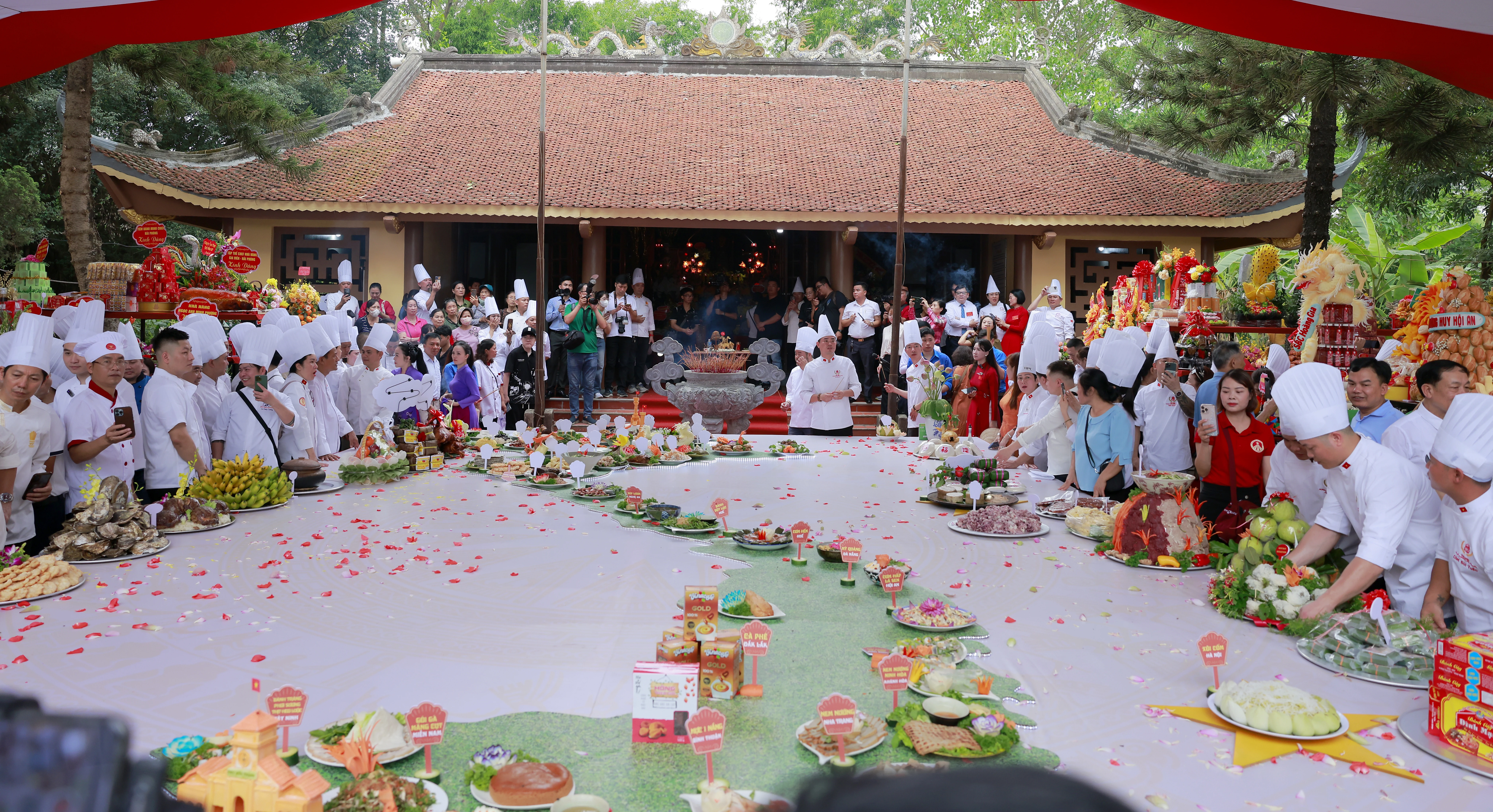 Thảo thơm tấm bánh dâng Vua