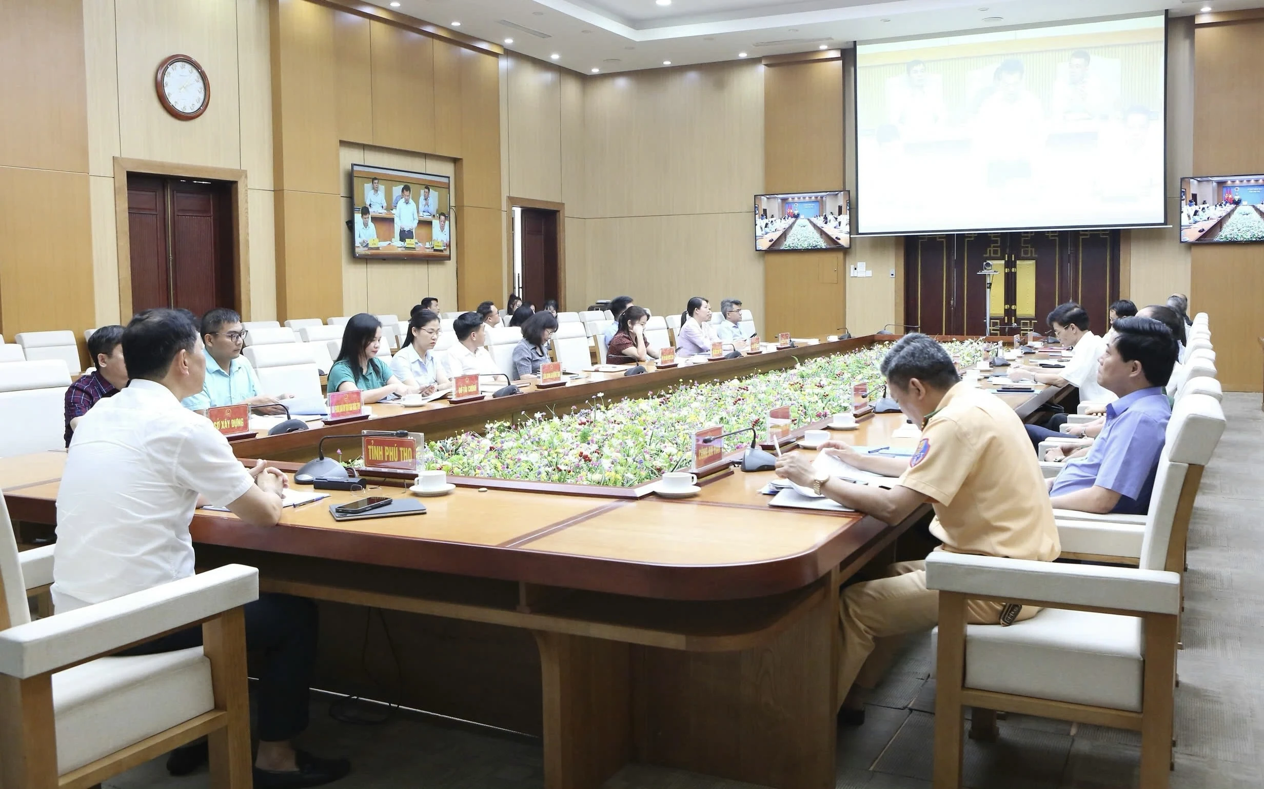 Triển khai nhiệm vụ bảo đảm trật tự an toàn giao thông quý II