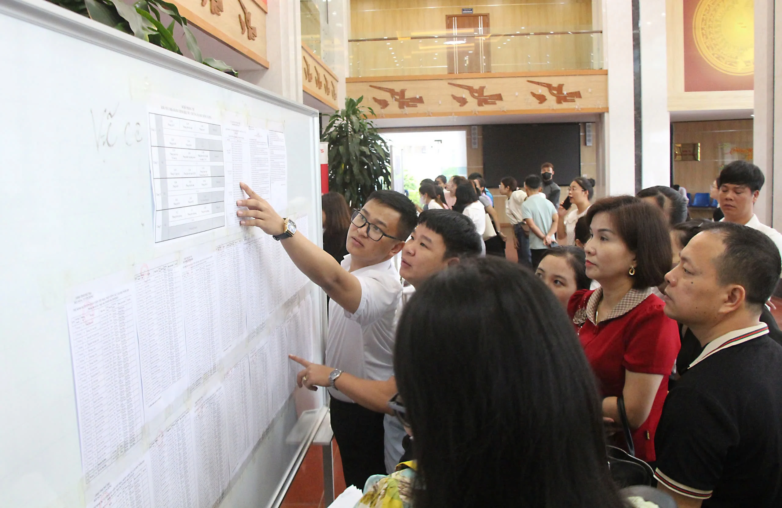 Khai mạc kỳ tuyển dụng giáo viên Tiểu học, THCS, THPT, nhân viên các cấp học