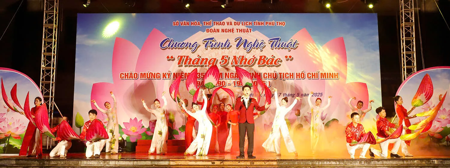 Chương trình nghệ thuật Tháng 5 nhớ Bác”