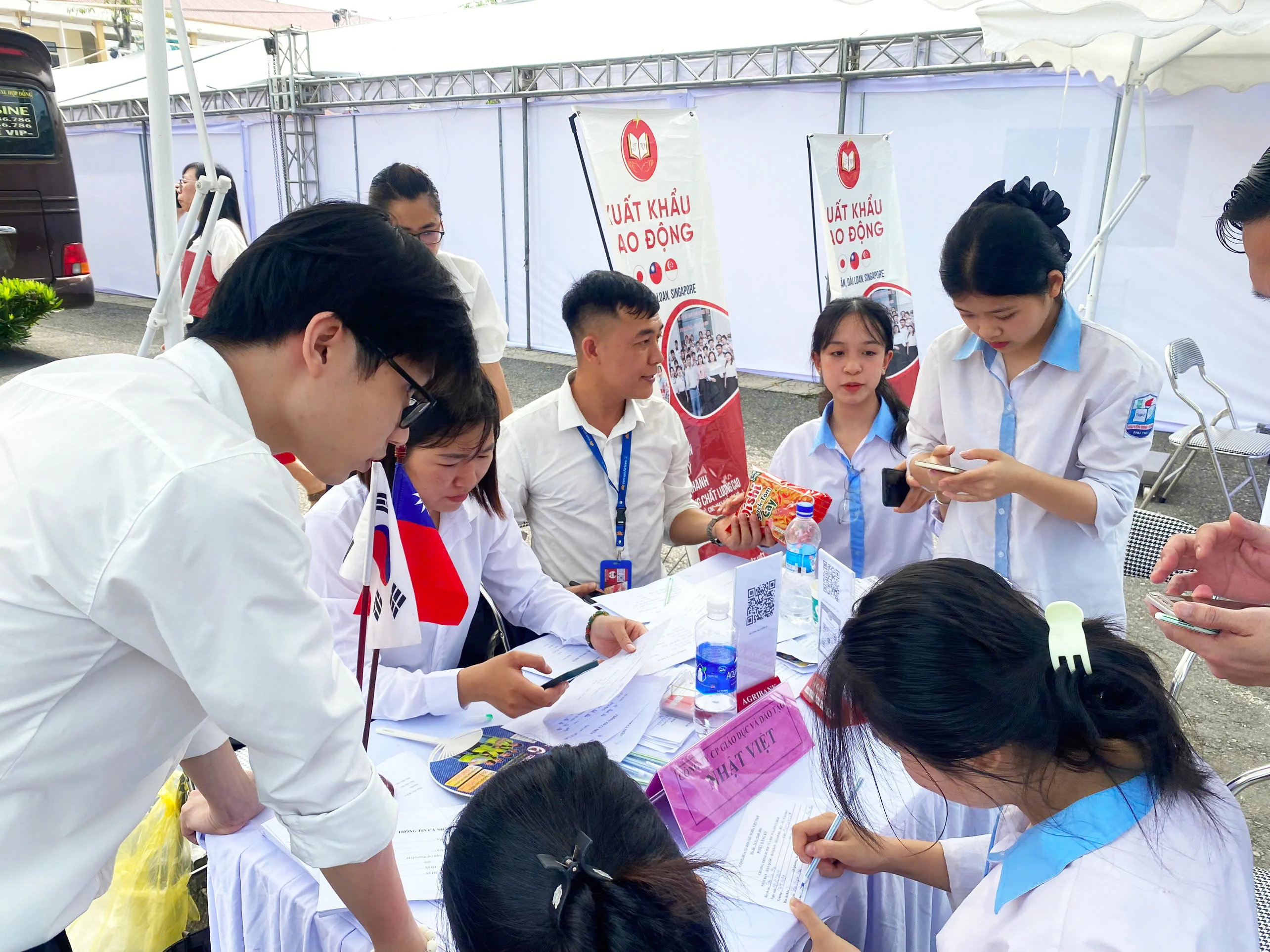 Sàn giao dịch việc làm huyện Hạ Hòa năm 2025