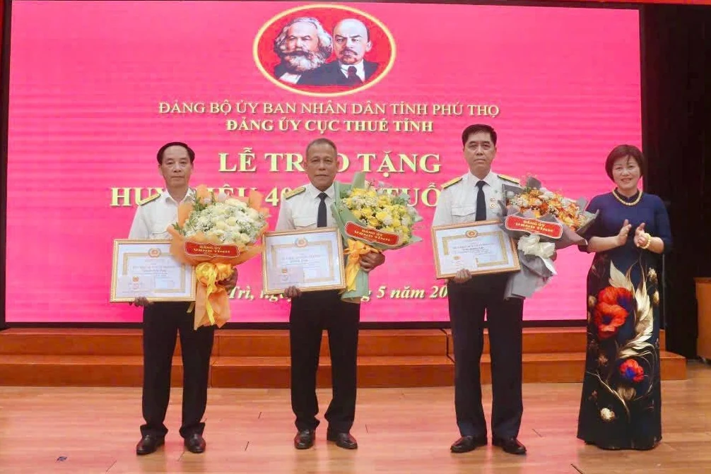 Các hoạt động chào mừng kỷ niệm 135 năm Ngày sinh Chủ tịch Hồ Chí Minh