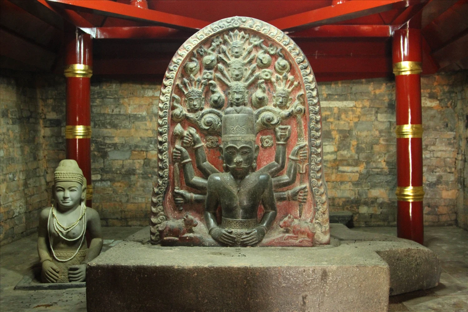 Ninh Thuận khai thác giá trị văn hoá Chăm để phát triển du lịch