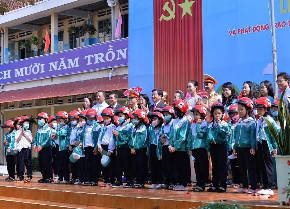 “Nữ phó tổng Đỗ Mạnh Bảo Anh”: Mọi phụ nữ đều có thể trở thành nhà lãnh đạo