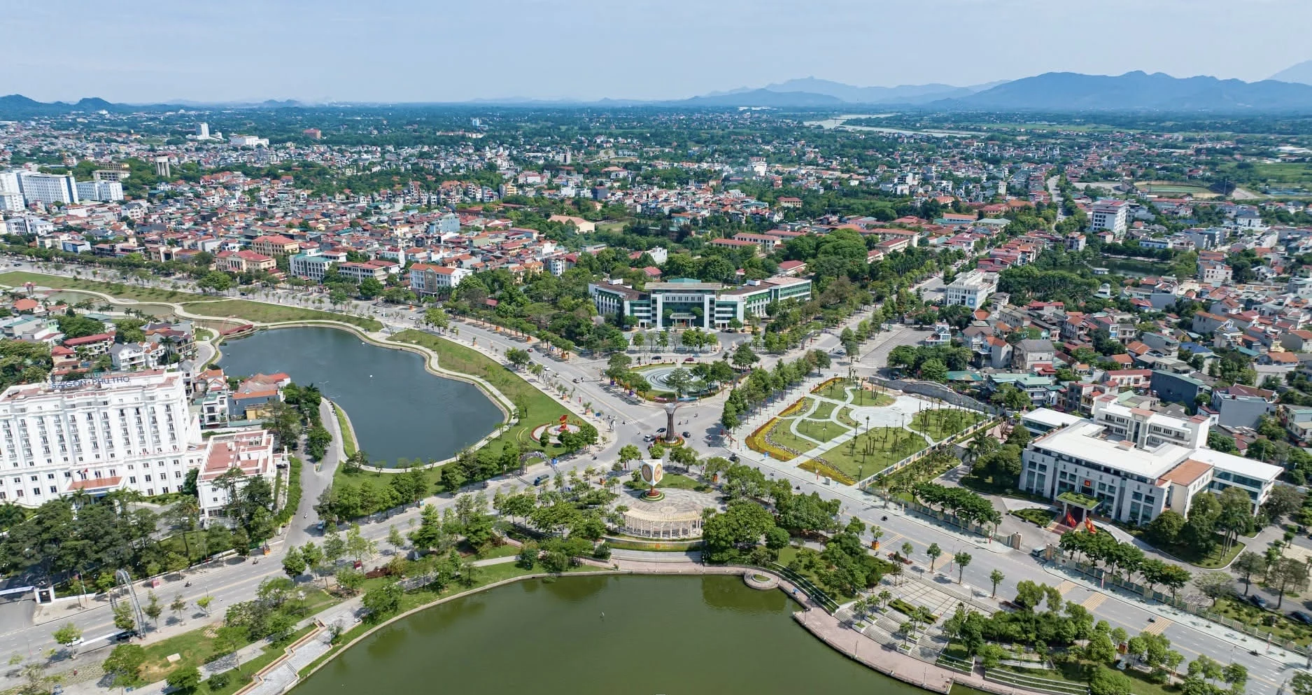 Tạm thời bố trí 32 biên chế cán bộ, công chức cấp xã