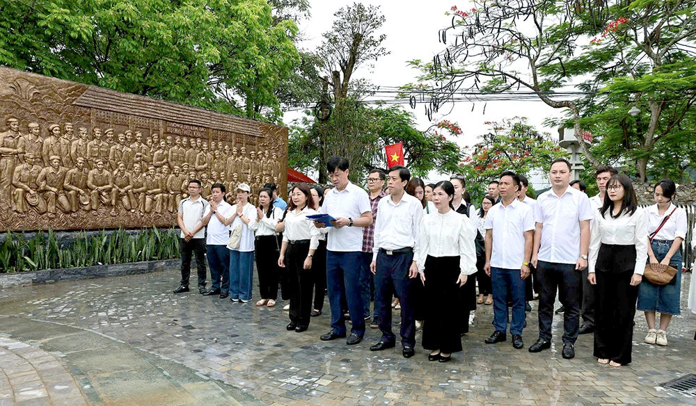 Về nguồn, gặp mặt kỷ niệm 100 năm Ngày Báo chí Cách mạng Việt Nam