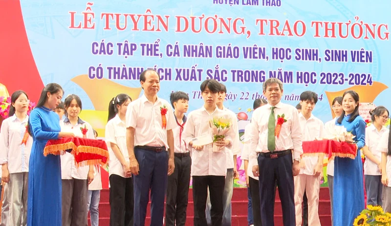 Về đền thờ Trạng nguyên Vũ Duệ