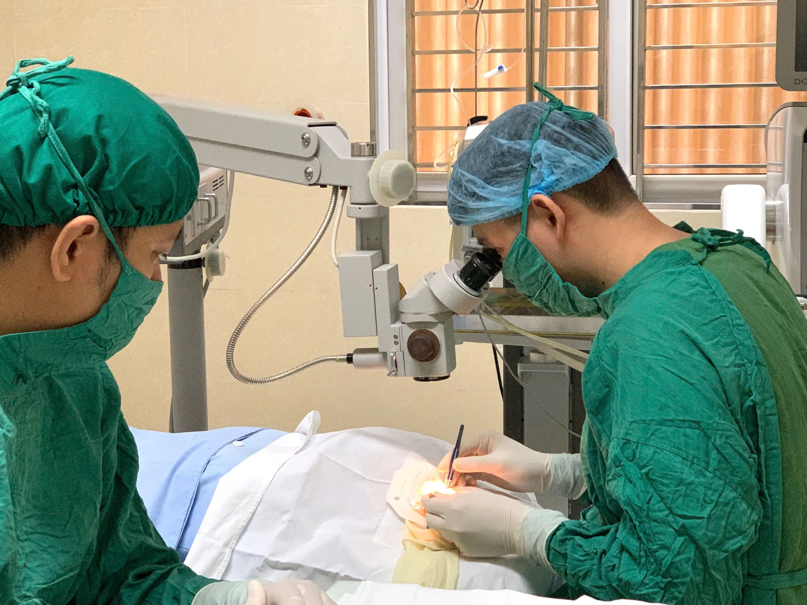 Tìm lại ánh sáng cho người bệnh bị viêm giác mạc do nấm