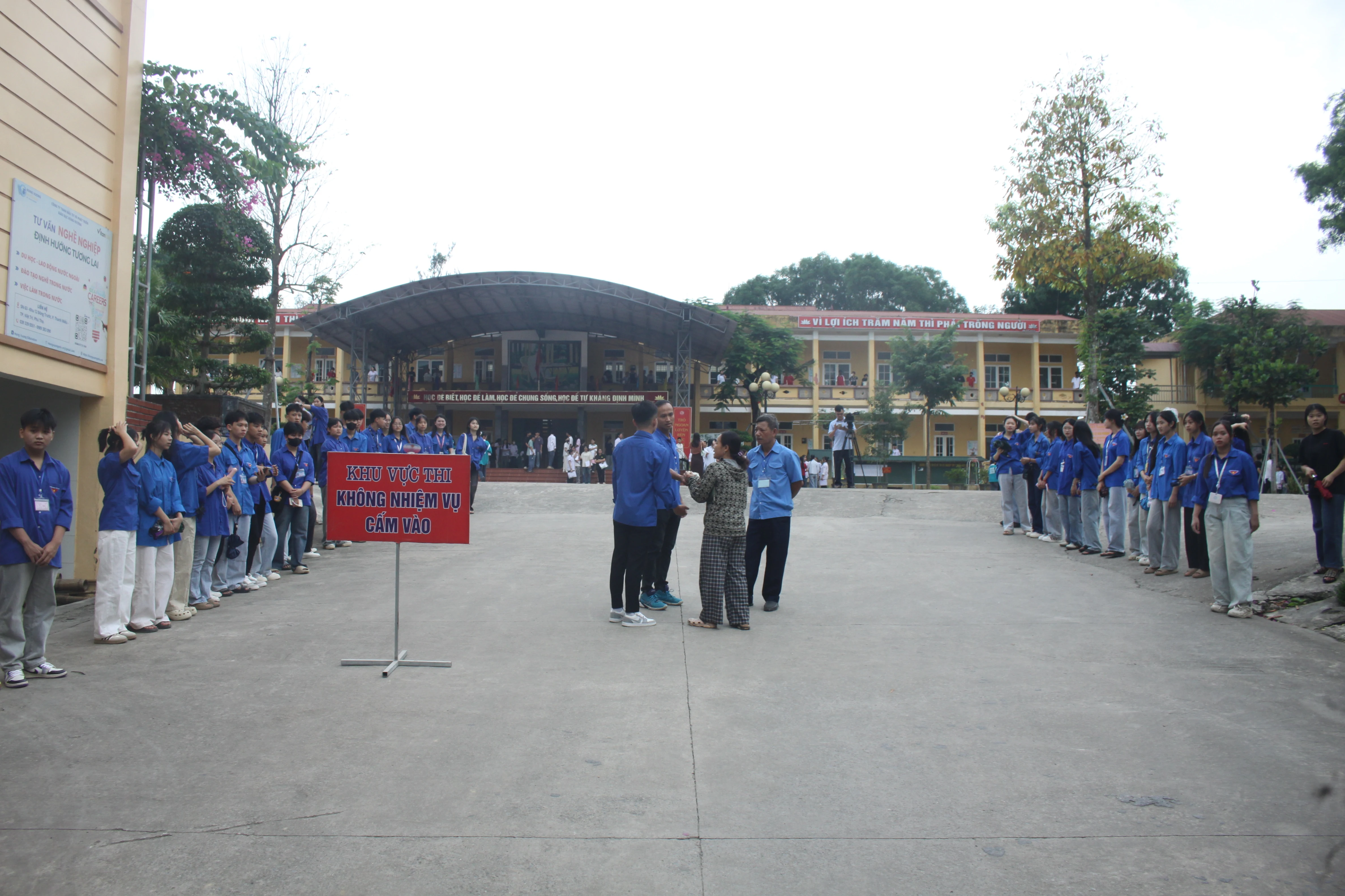 Ngày thi đầu tiên Kỳ thi tuyển sinh vào lớp 10 THPT