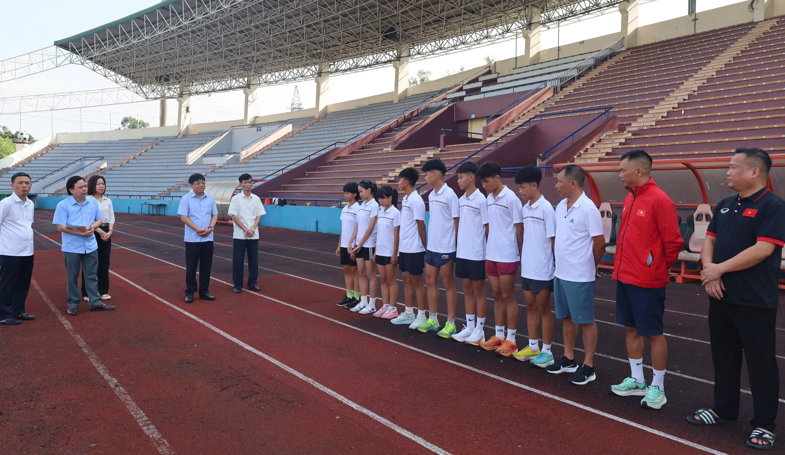 Gặp mặt, động viên vận động viên tham gia Giải thể thao học sinh phổ thông toàn quốc năm 2025