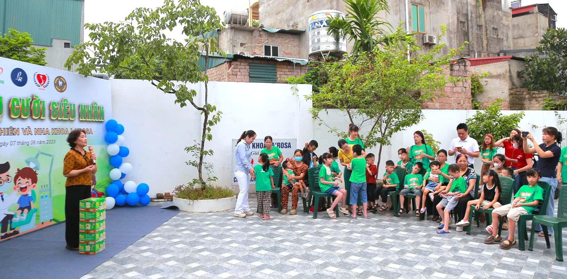 Chương trình “Nâng niu nụ cười siêu nhân”