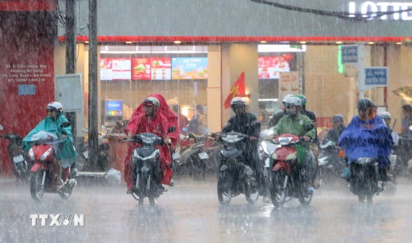 Thời tiết ngày 9/6: Nhiều khu vực trên cả nước có mưa rào và dông