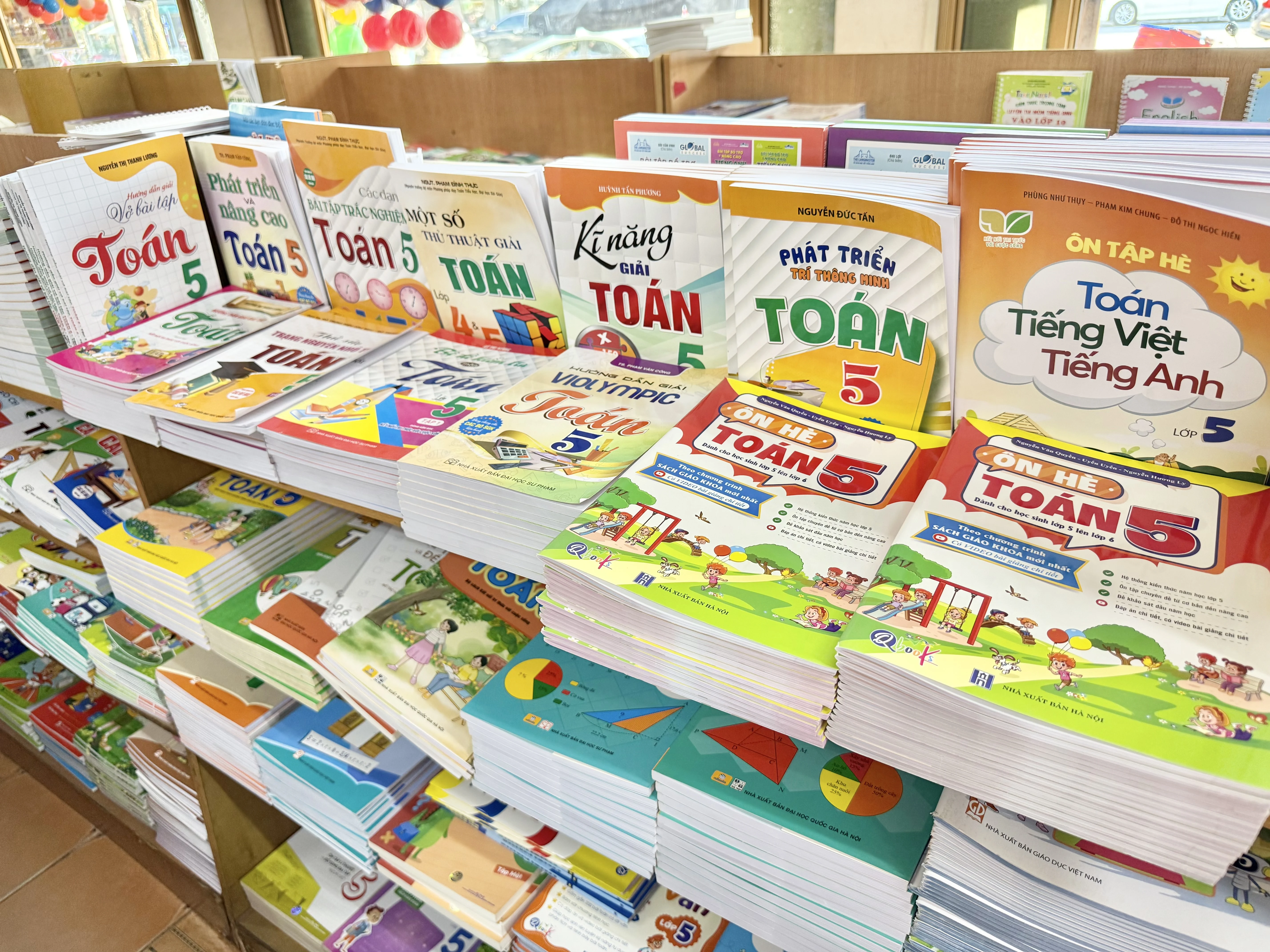 Phụ huynh bối rối trước ma trận” sách tham khảo