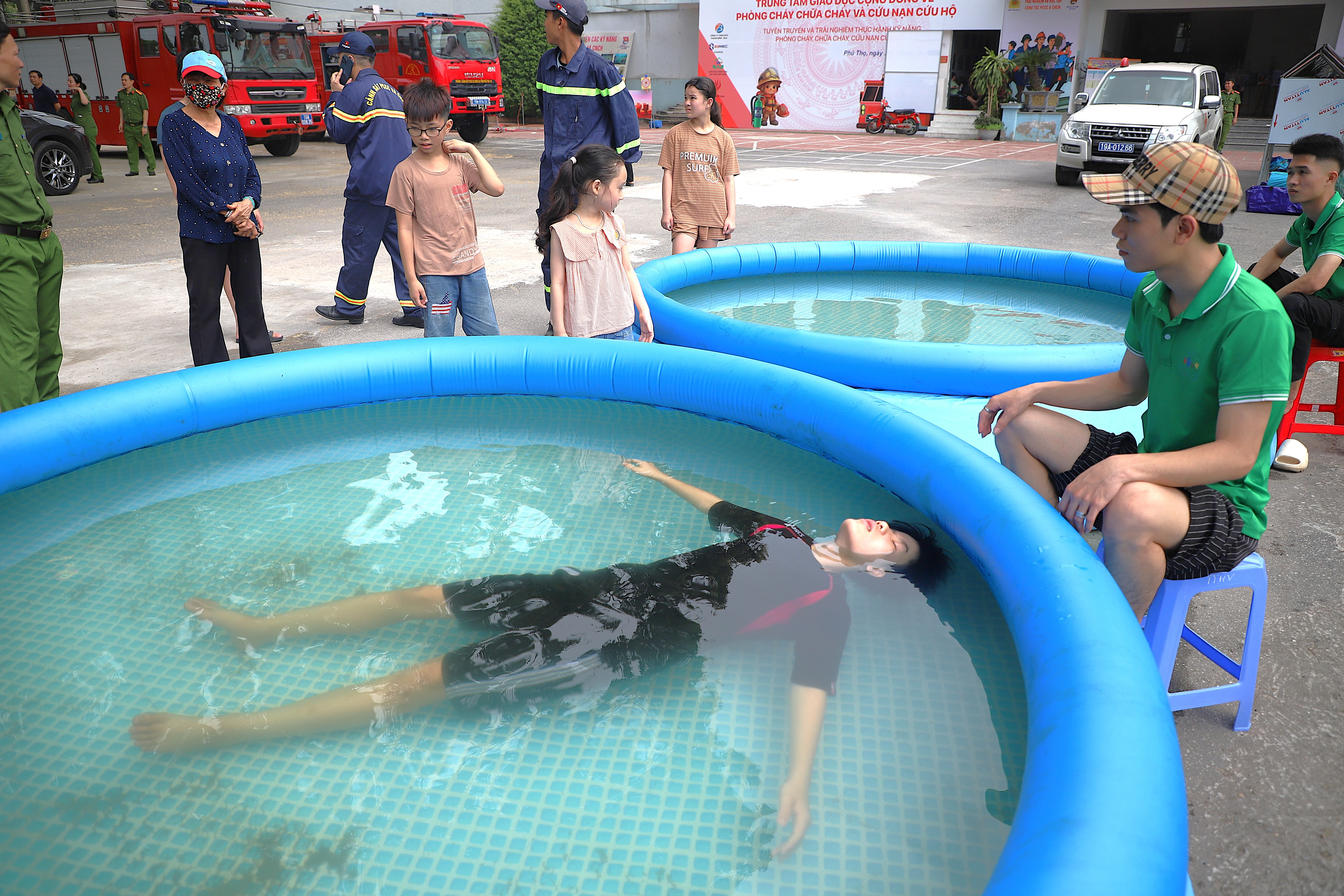 Một ngày trải nghiệm tại Trung tâm giáo dục cộng đồng về phòng cháy chữa cháy và cứu nạn cứu hộ