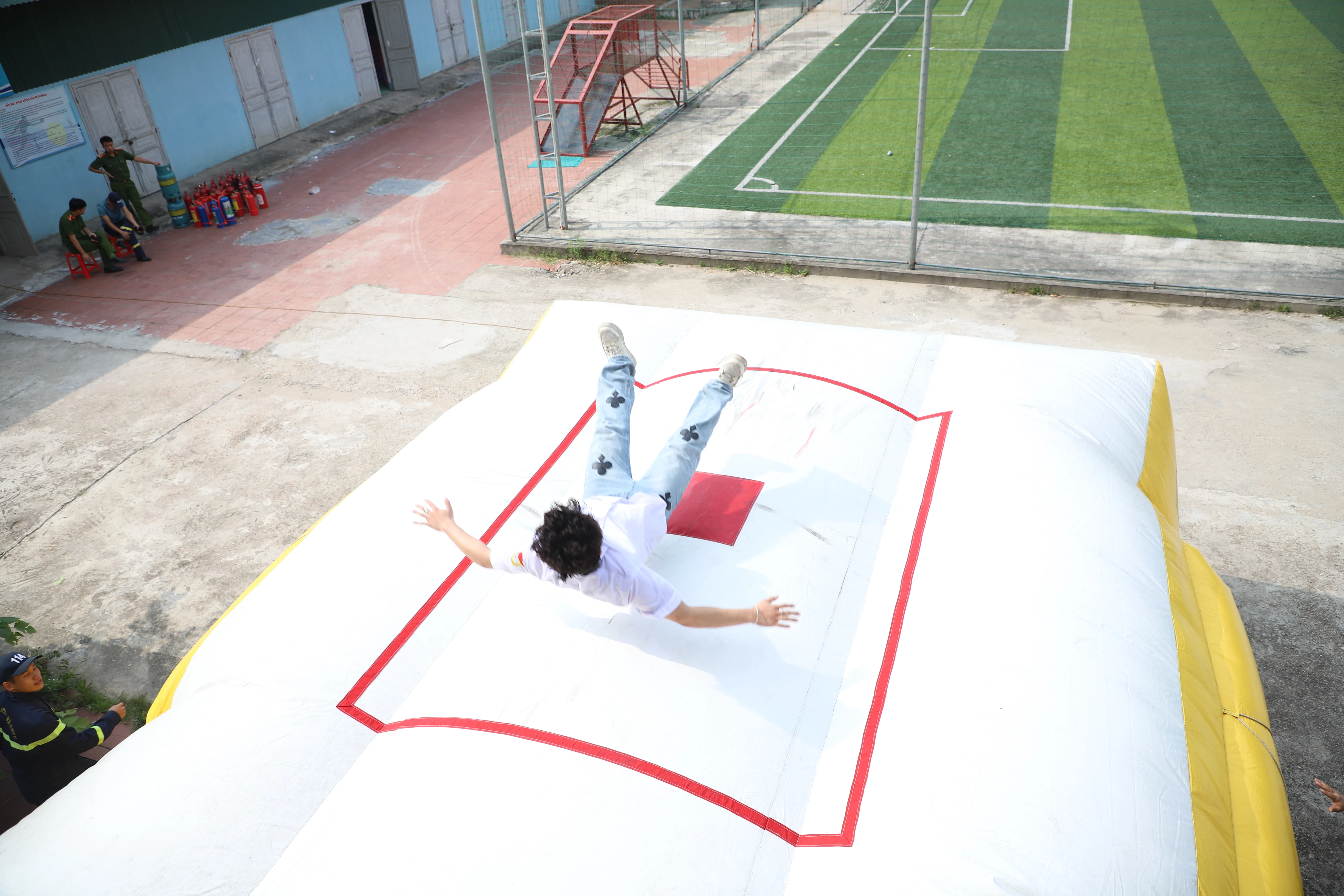 Một ngày trải nghiệm tại Trung tâm giáo dục cộng đồng về phòng cháy chữa cháy và cứu nạn cứu hộ