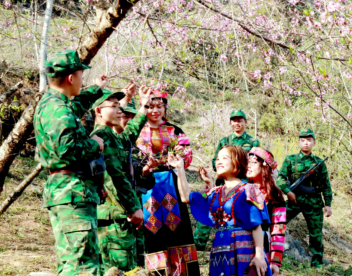 Giữ vững chủ quyền từ những bước chân lặng thầm