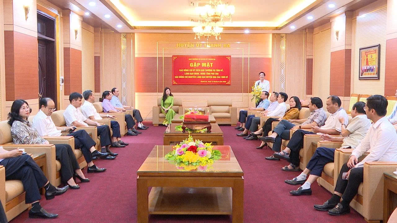 Thanh Ba: Gặp mặt tri ân các đồng chí Ủy viên Ban Thường vụ Tỉnh ủy, lãnh đạo HĐND, UBND tỉnh và lãnh đạo huyện qua các thời kỳ