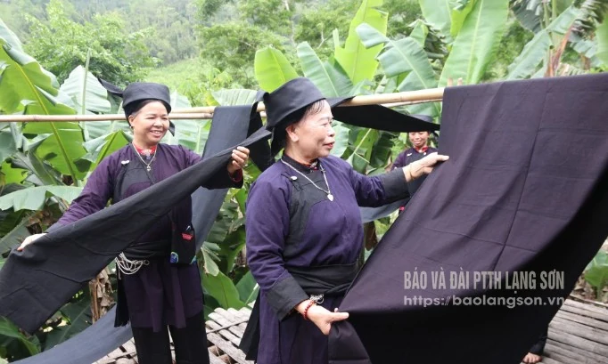 Ocop của sắc chàm