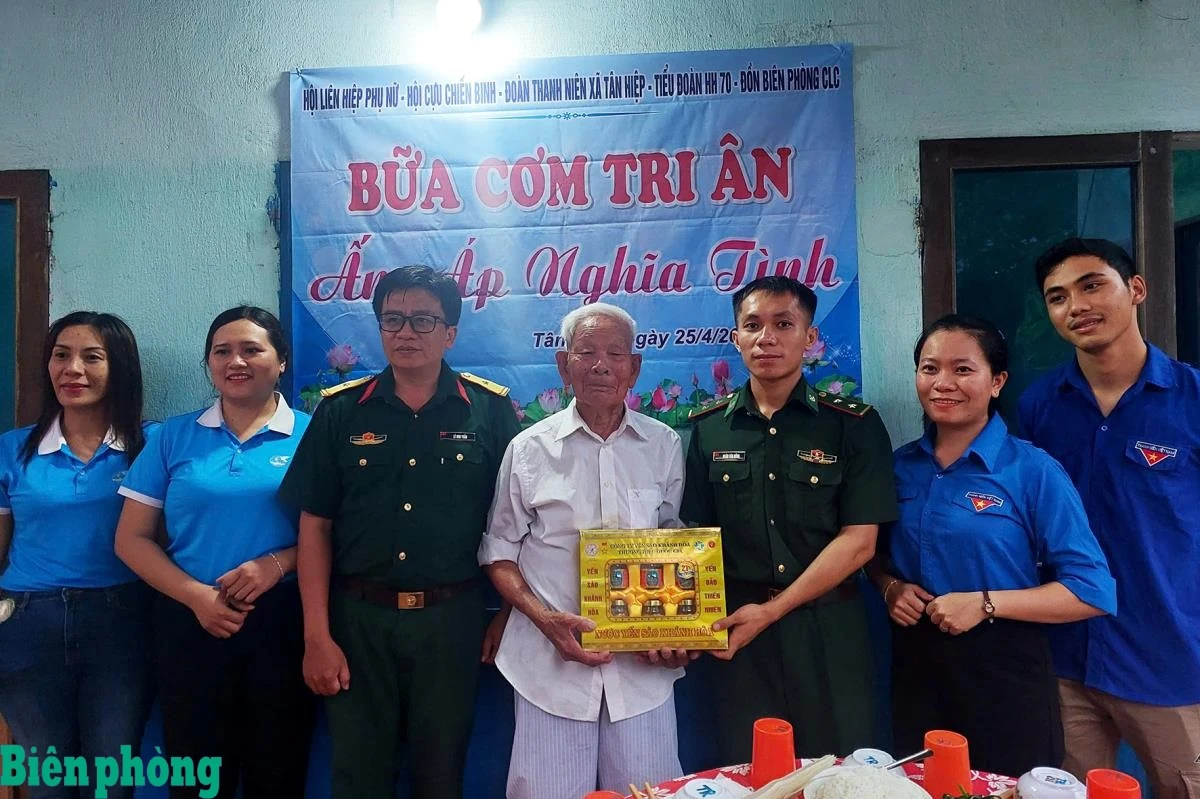 Giữ đảo xanh trên cánh sóng