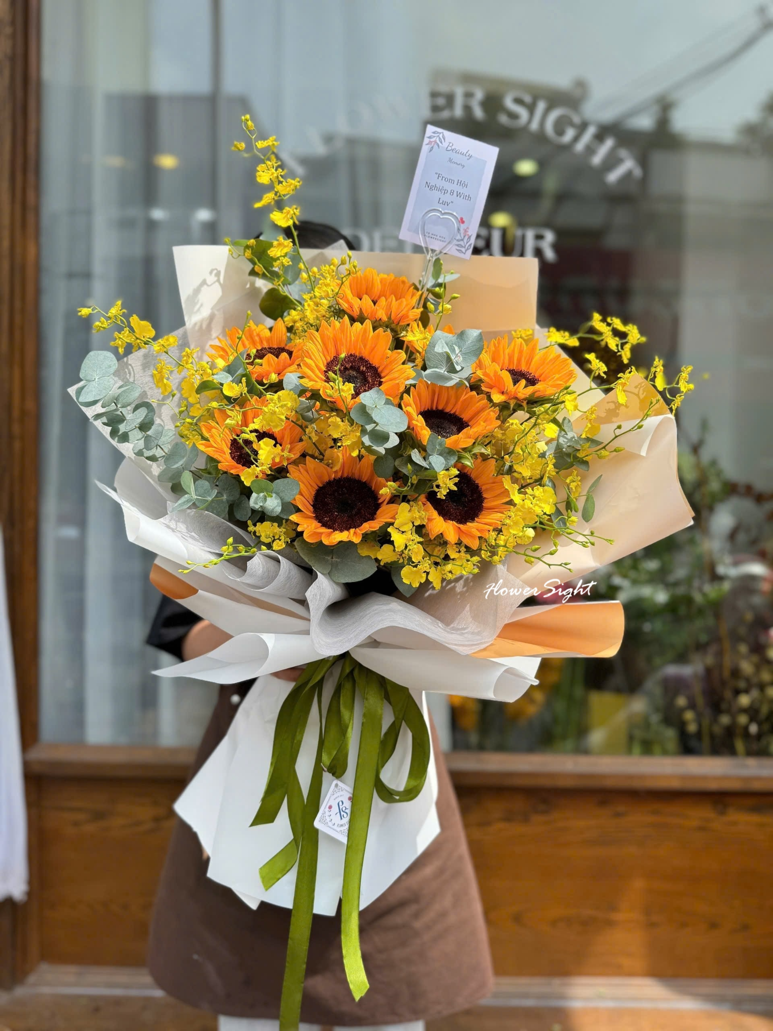 Gợi ý các loại hoa chúc mừng ý nghĩa cho mọi dịp đặc biệt từ Flowersight.com