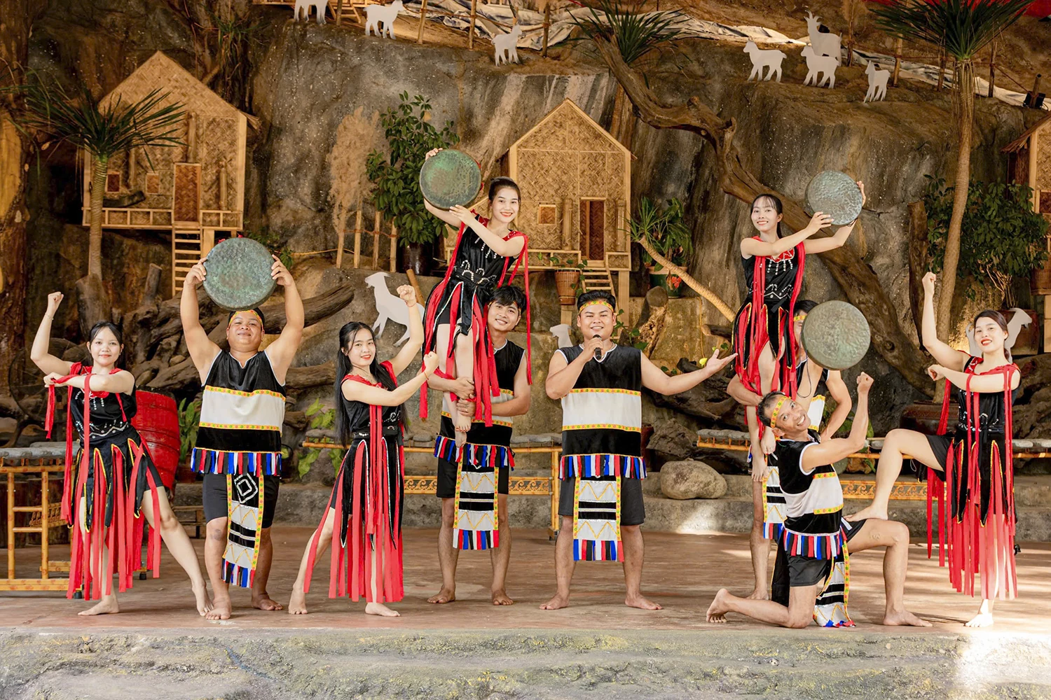 Yang Bay - viên ngọc xanh giữa đại ngàn