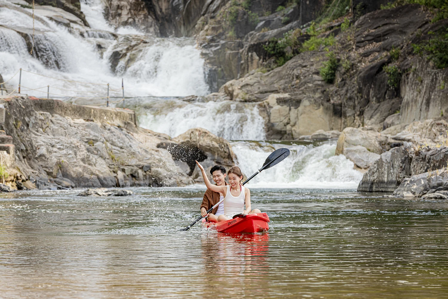 Yang Bay - viên ngọc xanh giữa đại ngàn